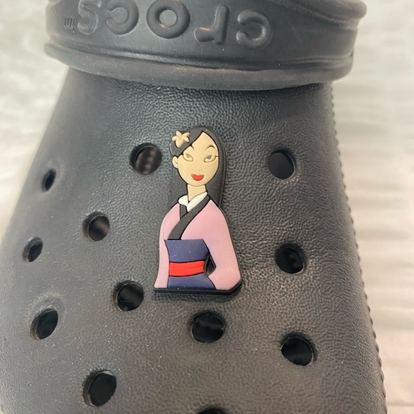 Junior Size 1 Black Crocs with Milan Jibbitz. - Picture 9 of 9